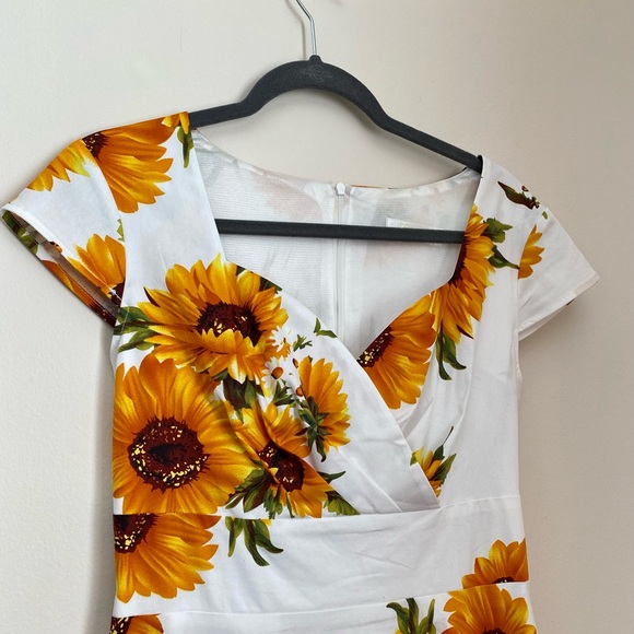 Hanpceirs Cap Sleeve 1950s Sunflower Dress - Picture 8 of 11